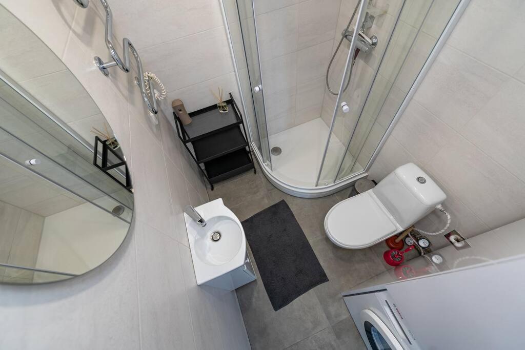 Central 2 Bd Apartment By Hostlovers Kaunas Eksteriør billede